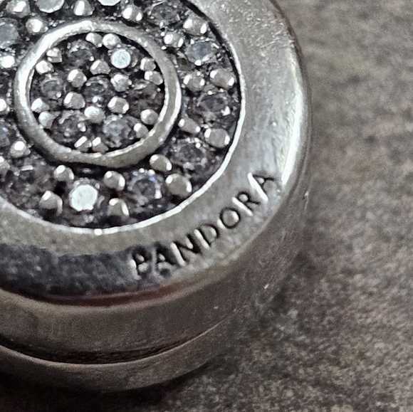 Authentic Pandora Moments Sparkling Crown O Snake Chain Bracelet - Picture 3 of 4